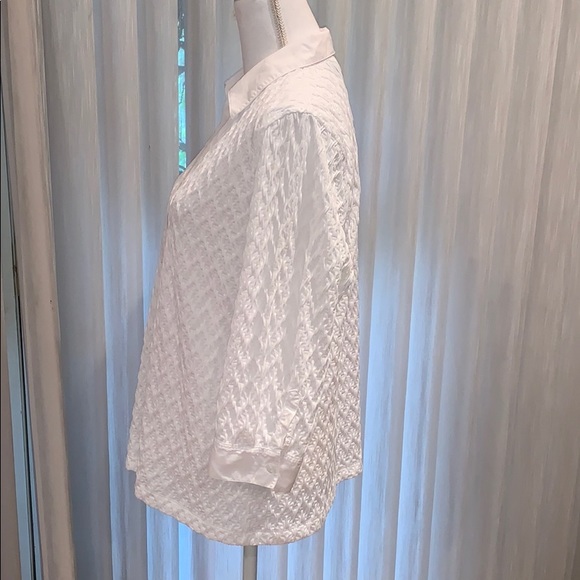 Chico’s sz 2 White 3/4 sleeve Like new! - Picture 3 of 4